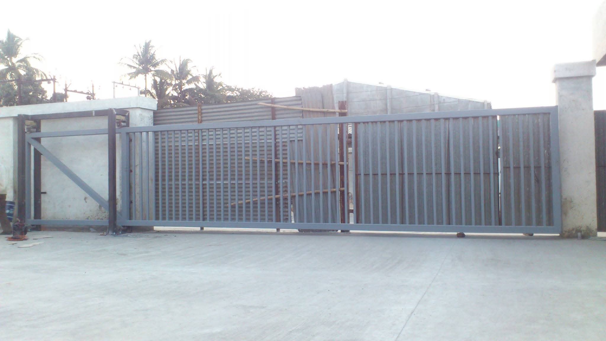 Cantilever Gate